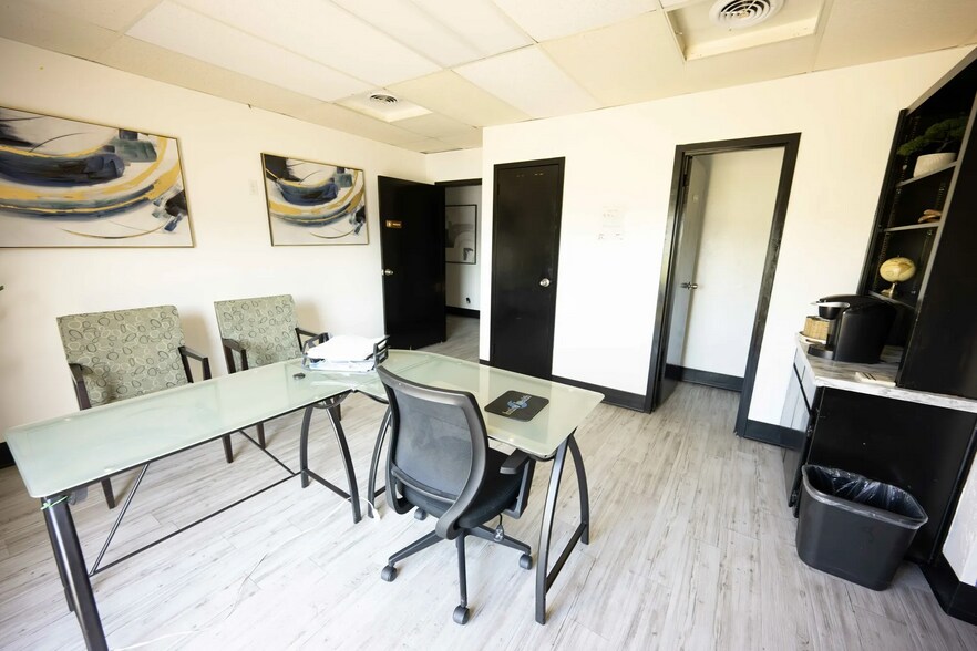 More Photos Of 517 N Carrier Pky, Grand Prairie Medical For Lease