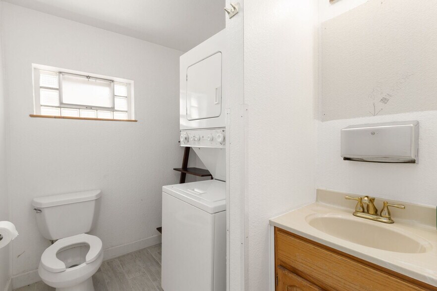 More Photos Of 1307 Crook Ave, Cheyenne Medical For Sale