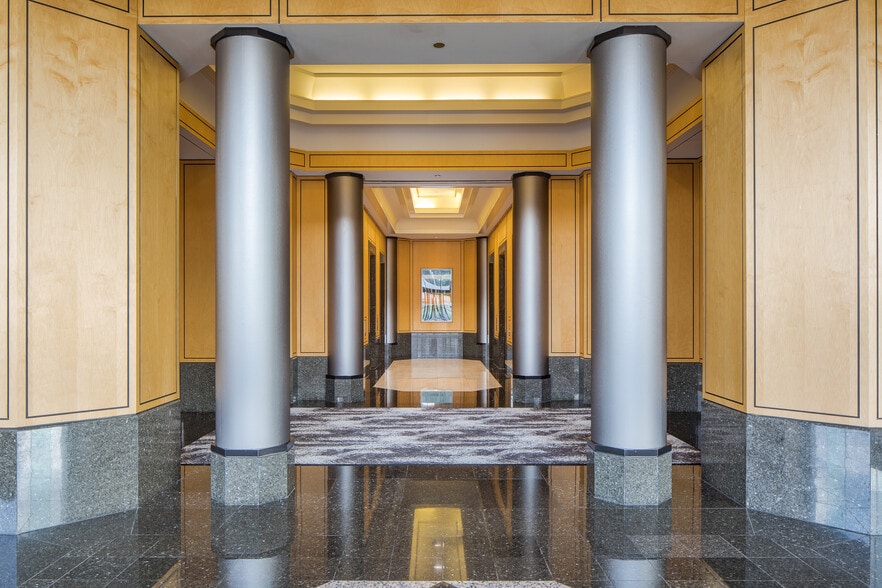 More Photos Of 400 Interstate N Pky SE, Atlanta Office For Lease