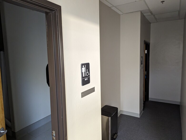 More Photos Of 180 W Magee Rd, Tucson Medical For Lease