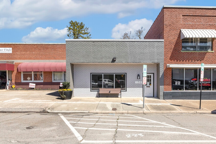 More Photos Of 150 N Steele St, Sanford Office For Sale