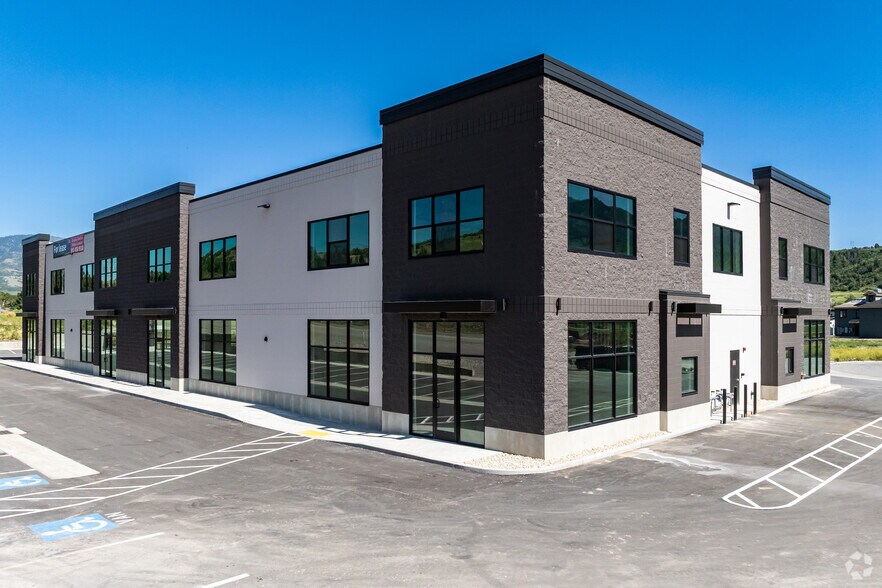 Primary Photo Of 5738 Canyon View Cir, Mountain Green Light Distribution For Lease