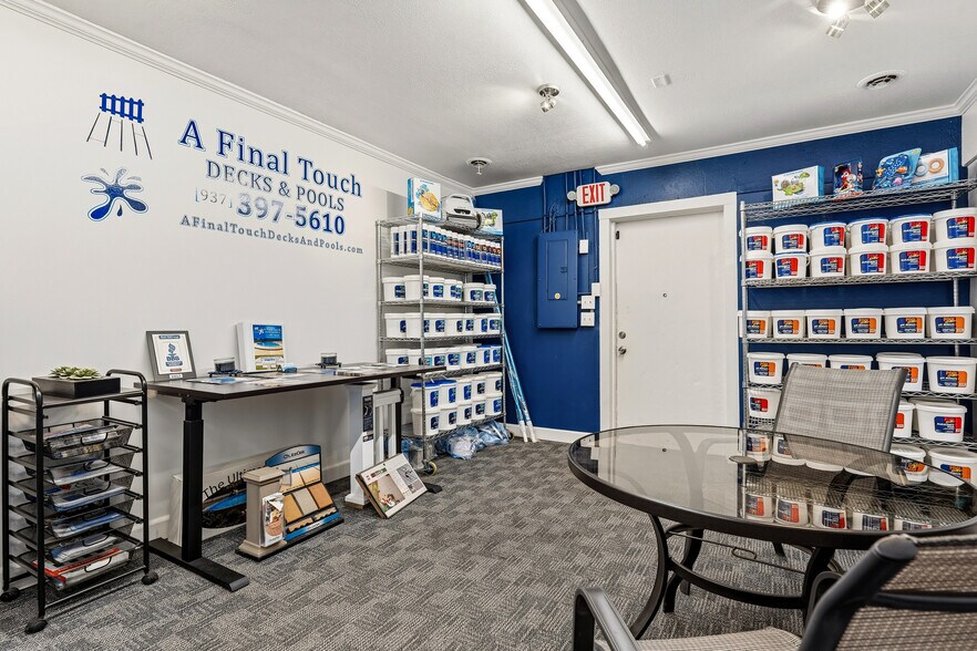More Photos Of 10 W Franklin St, Bellbrook Storefront Retail Office For Lease