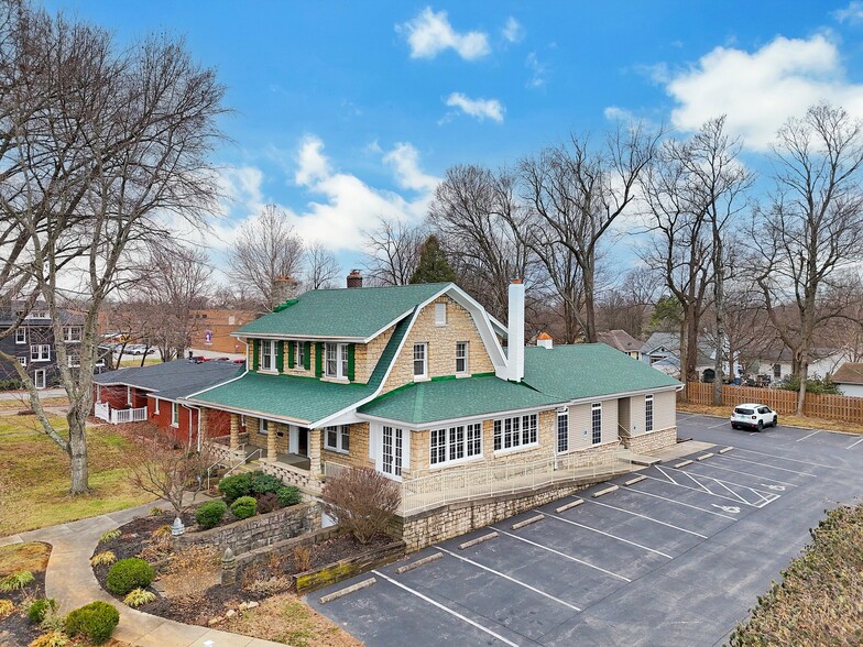 More Photos Of 3208 College Dr, Louisville Office Residential For Lease