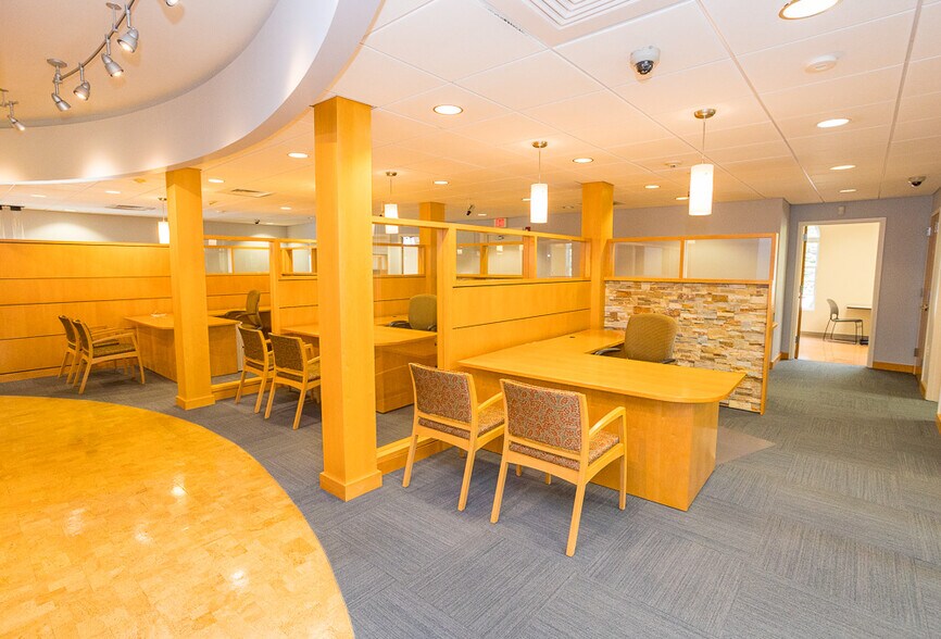 More Photos Of 178 Center St, Clinton Township Medical For Lease