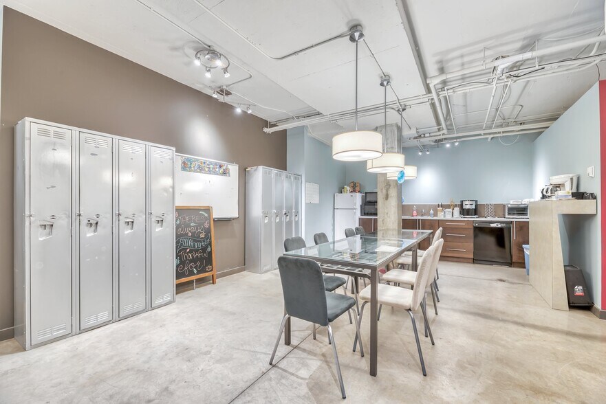 More Photos Of 902 9th Ave SW, Calgary Medical For Lease