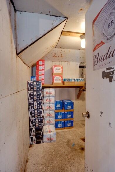 More Photos Of 236 N Main St, Milroy General Retail For Sale