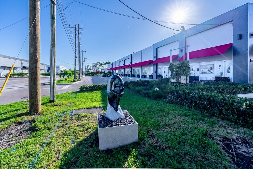 More Photos Of 7850 NW 32nd St, Doral Storefront For Lease