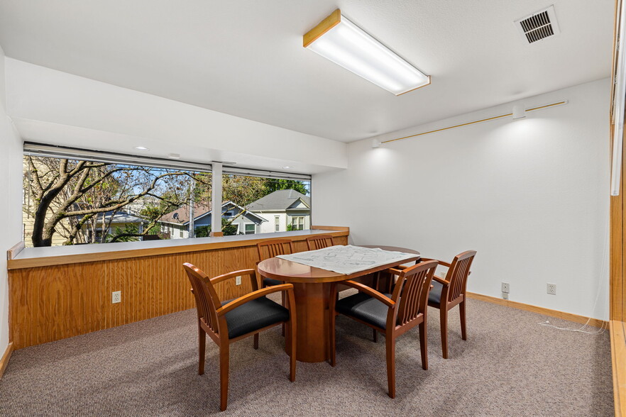 More Photos Of 610 Davis St, Santa Rosa Office Residential For Sale