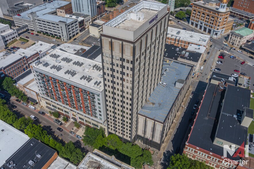 More Photos Of 736 Market St, Chattanooga Office For Lease
