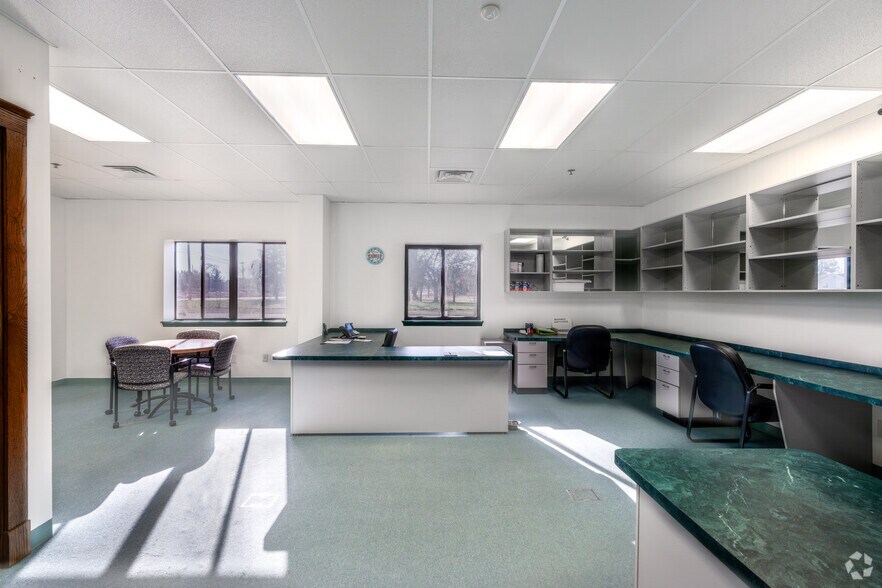 More Photos Of 1980 S West Blvd, Vineland Manufacturing For Sale