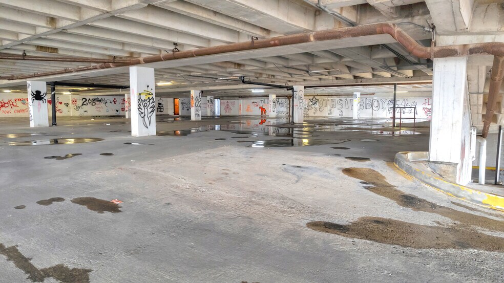 More Photos Of 120 S Main St, Victoria Office For Sale