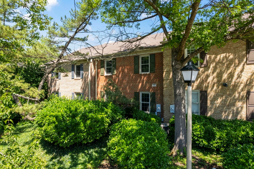 More Photos Of 7003 Kilworth Ln, Springfield Office For Sale