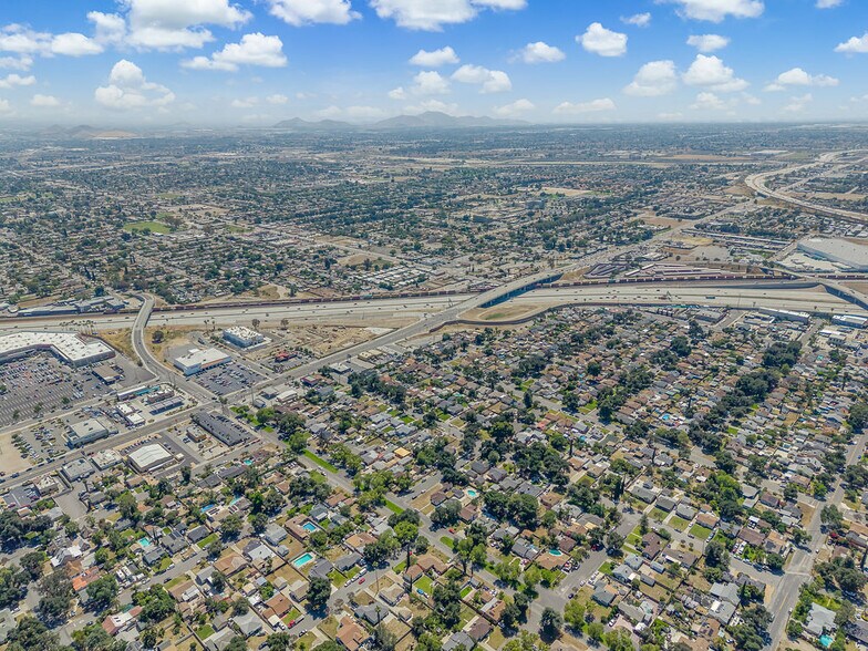 More Photos Of 1208 W Highland Ave, San Bernardino Auto Dealership For Lease