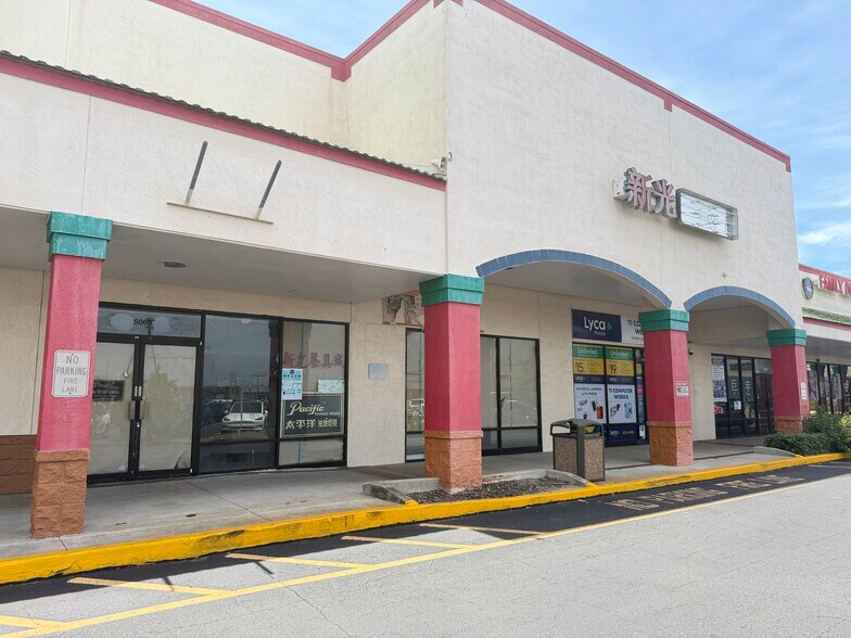 More Photos Of 5068 W Colonial Dr, Orlando Storefront For Sale