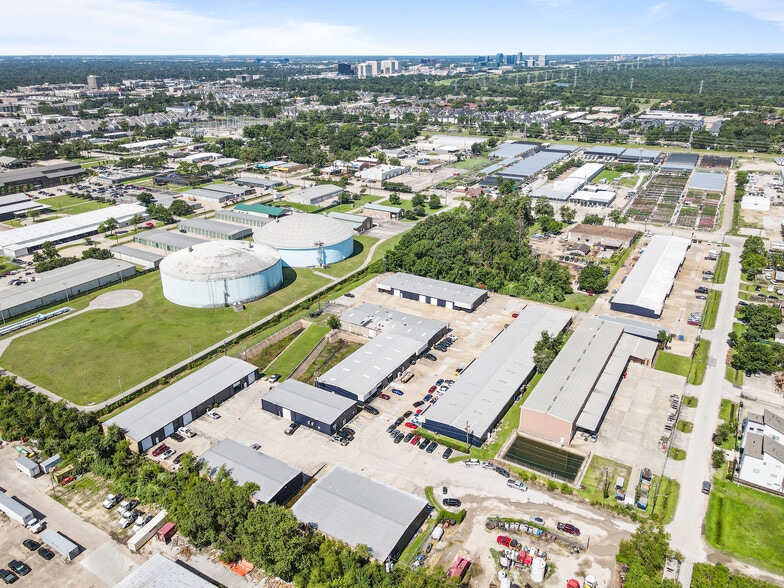 More Photos Of 1500 Brittmoore Rd, Houston Warehouse For Lease
