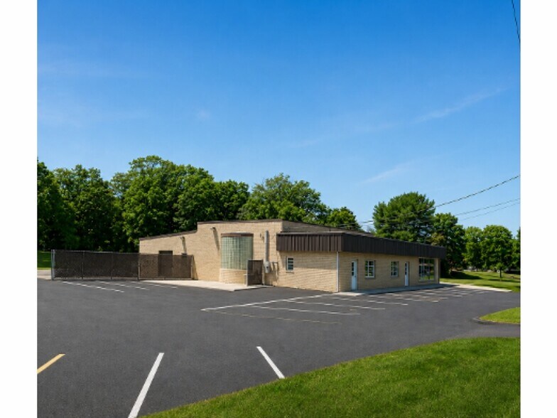 More Photos Of 1400 Rt-35, Middletown Showroom For Sale