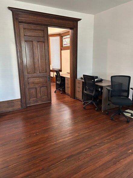 More Photos Of 208 W Penn Ave, Wernersville Office Residential For Lease