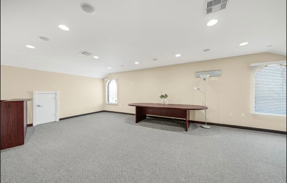 More Photos Of 120 Eldridge Rd, Sugar Land Medical For Sale