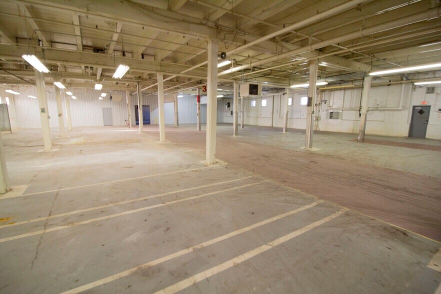 More Photos Of 126 Avenue C, Springfield Manufacturing For Sale