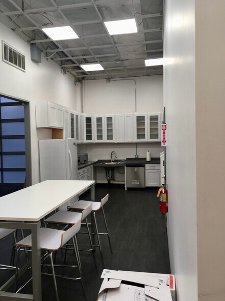 More Photos Of 2181 Park Blvd, Palo Alto Office For Lease