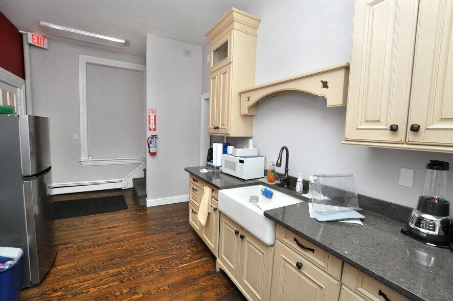 More Photos Of 119-123 E Main St, Moorestown Office Residential For Lease