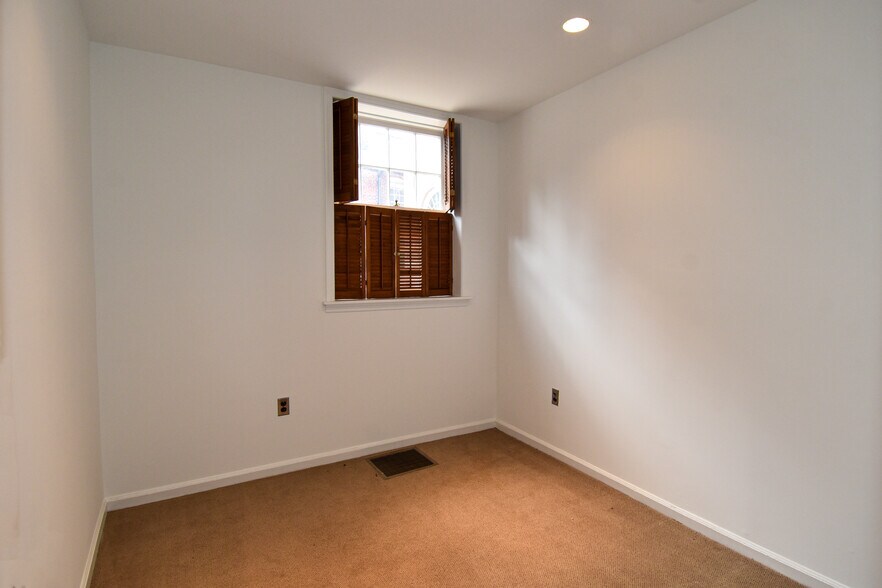 More Photos Of 109 S Fairfax St, Alexandria Office For Sale