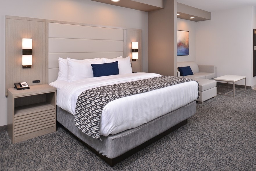 More Photos Of 1549 Westborough Dr, Katy Hotel For Sale