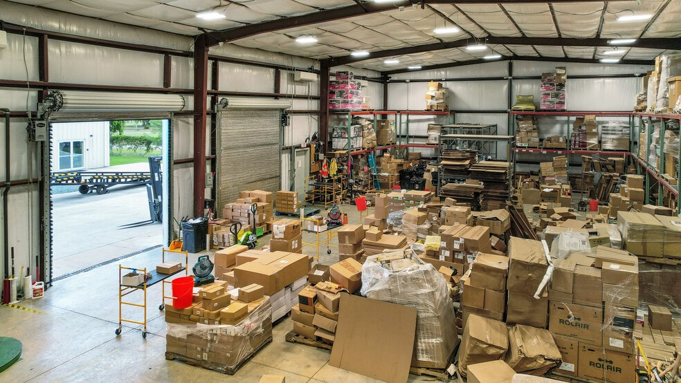 More Photos Of 1818 Greenleaf Ln, Leesburg Warehouse For Sale