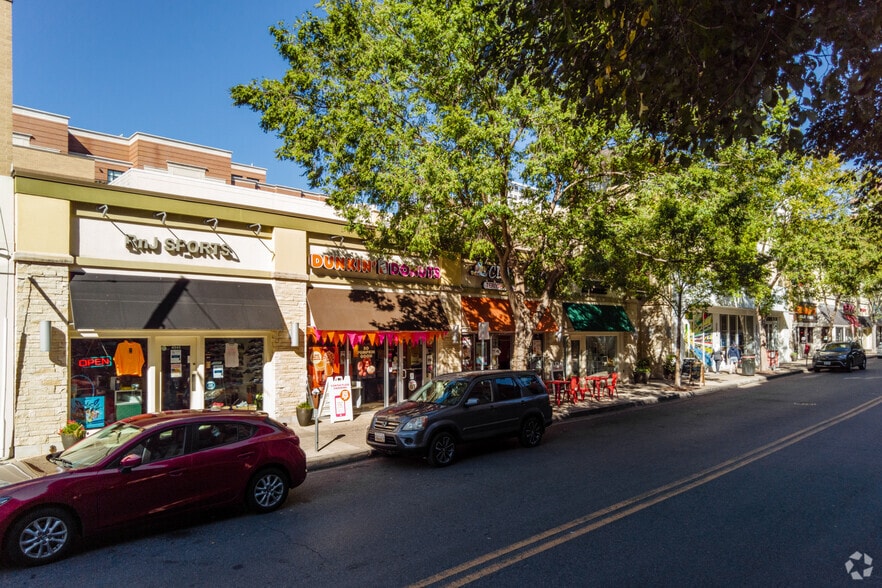 More Photos Of 4915-4929 Elm St, Bethesda Storefront For Lease