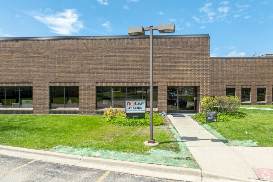 More Photos Of 1405-1495 Busch Pky, Buffalo Grove Research And Development For Lease