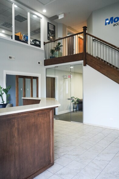 More Photos Of 145 Tower Dr, Burr Ridge Light Distribution For Sale