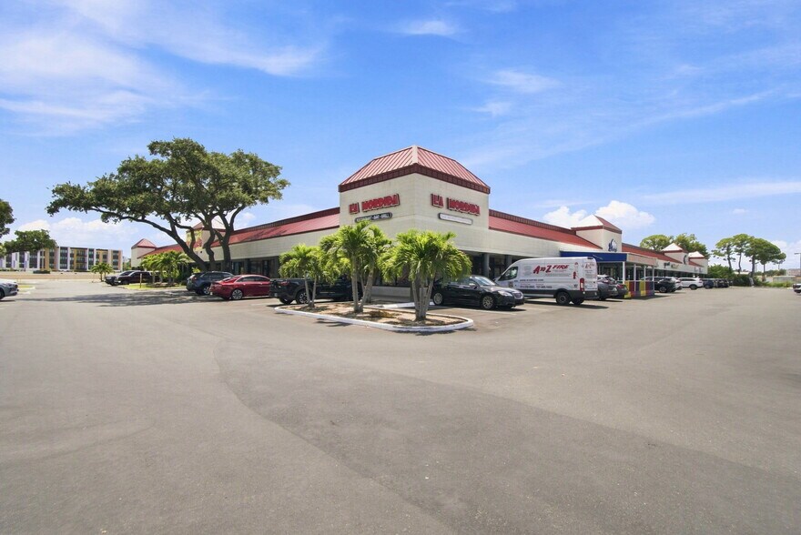 More Photos Of 14100 US Highway 19 N, Clearwater Unknown For Lease