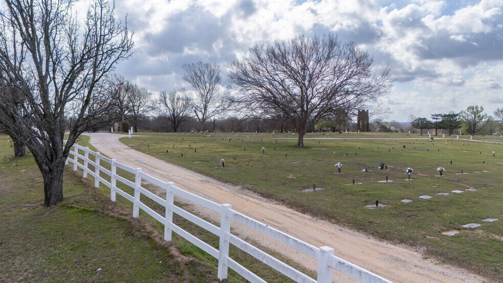 More Photos Of 12481 OK-19, Ada Cemetery Mausoleum For Sale