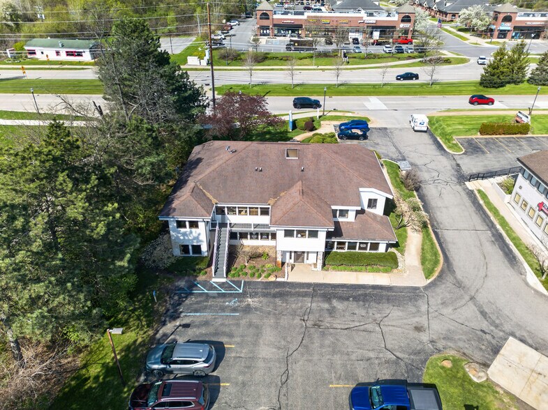 More Photos Of 6300 Sashabaw Rd, Village of Clarkston Storefront For Lease