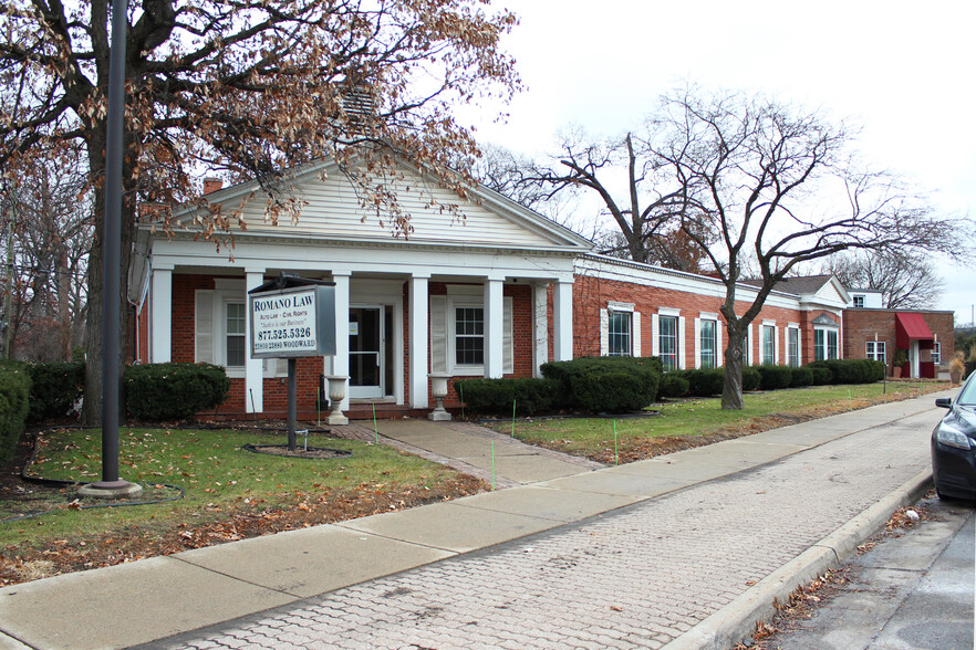 Primary Photo Of 23880 Woodward Ave, Pleasant Ridge Loft Creative Space For Lease