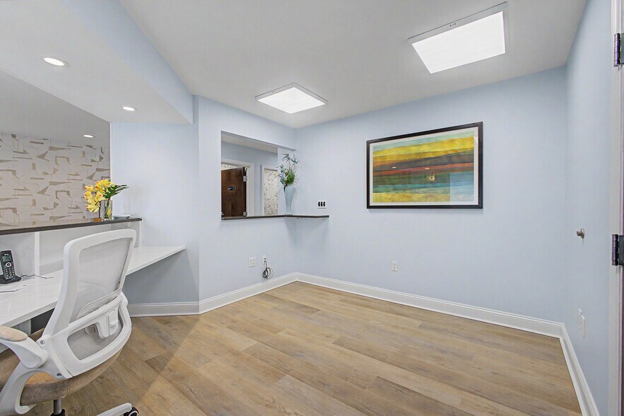 More Photos Of 170 Changebridge Rd, Montville Office For Sale
