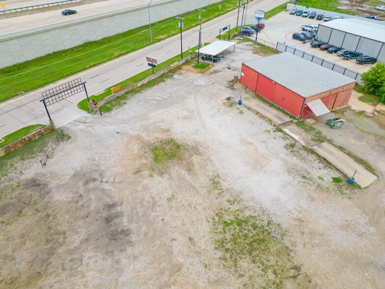 More Photos Of 10025 Jacksboro Hwy, Fort Worth Distribution For Sale