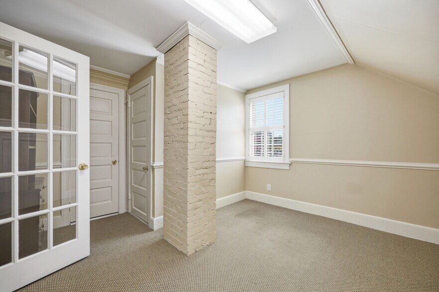 More Photos Of 1008 W Vernon Ave, Kinston Office For Sale