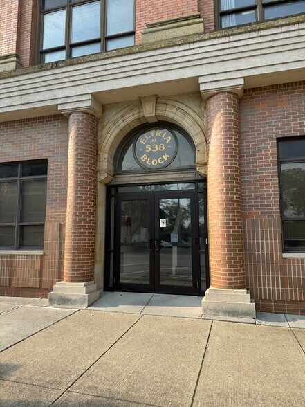 More Photos Of 538 Broad St, Elyria Office For Sale
