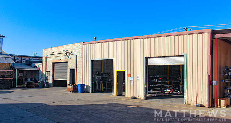 Primary Photo Of 2820-2824 N Sylvania Ave, Fort Worth Manufacturing For Sale