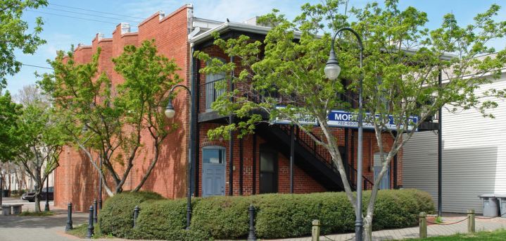 More Photos Of 21 E Mellen St, Hampton Office For Sale