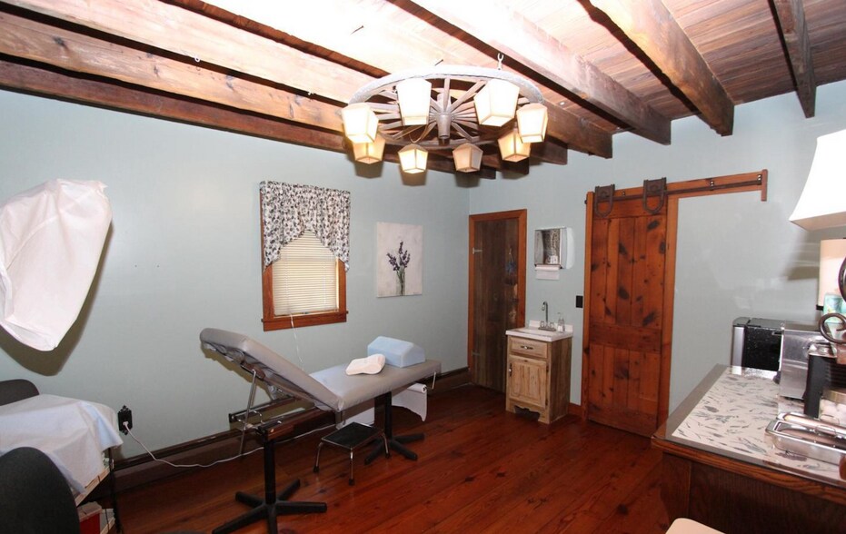 More Photos Of 19 West Ave, Woodstown Loft Creative Space For Sale