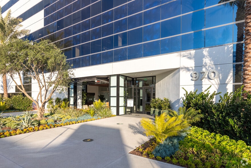 More Photos Of 970 W 190th St, Torrance Unknown For Lease