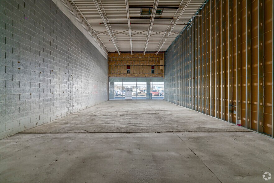 More Photos Of 8301-8399 E 12 Mile Rd, Warren Unknown For Lease