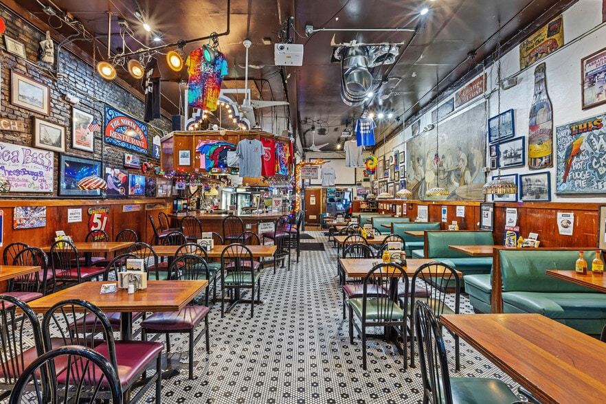 More Photos Of 346 N Main St, Memphis Restaurant For Sale