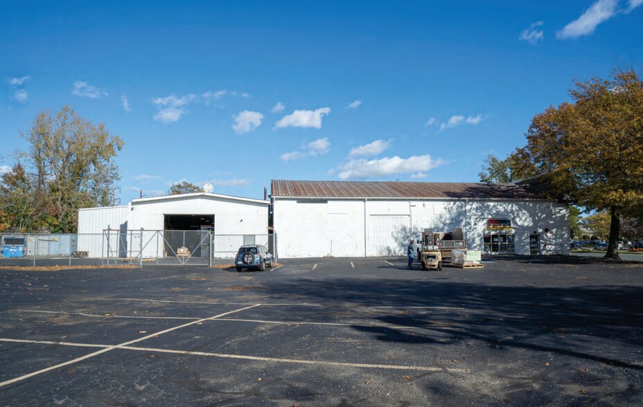 More Photos Of 260 Eastern Ave, Malden Flex For Sale