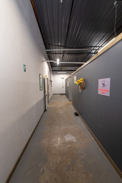 More Photos Of 106 E Smith St, Iron Mountain Distribution For Sale
