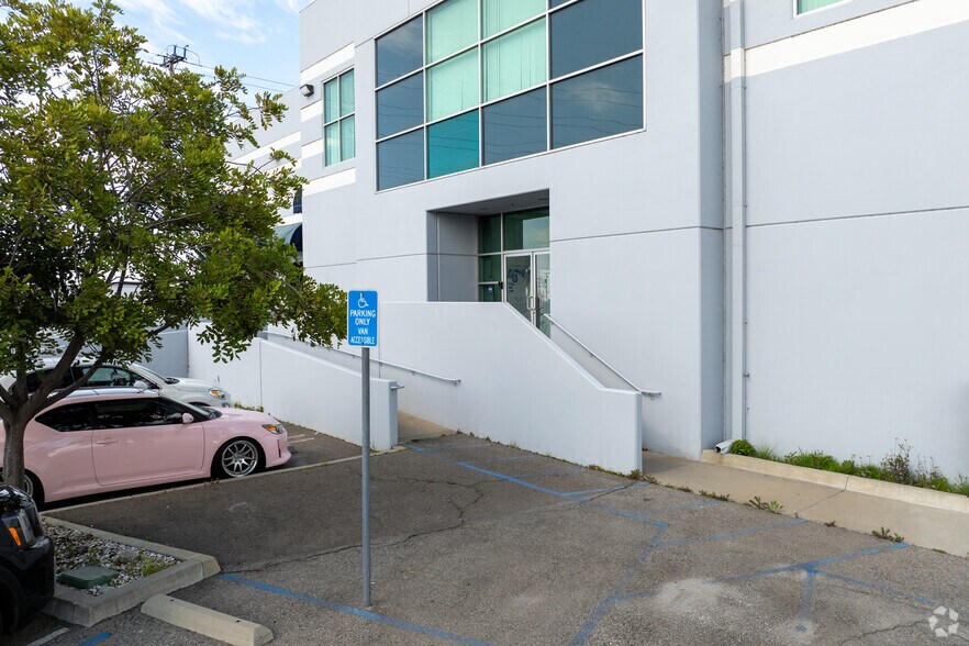 More Photos Of 1585 Rio Vista Ave, Los Angeles Warehouse For Sale