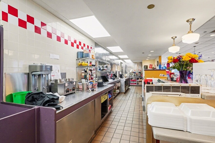 More Photos Of 1222 N US 23, East Tawas Restaurant For Sale